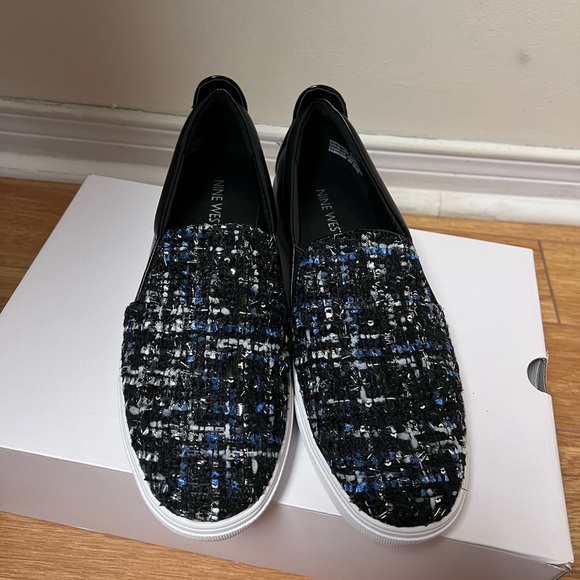 nine west sneakers - Picture 3 of 7